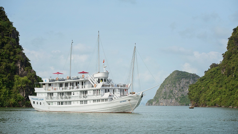 Junk Halong Bay